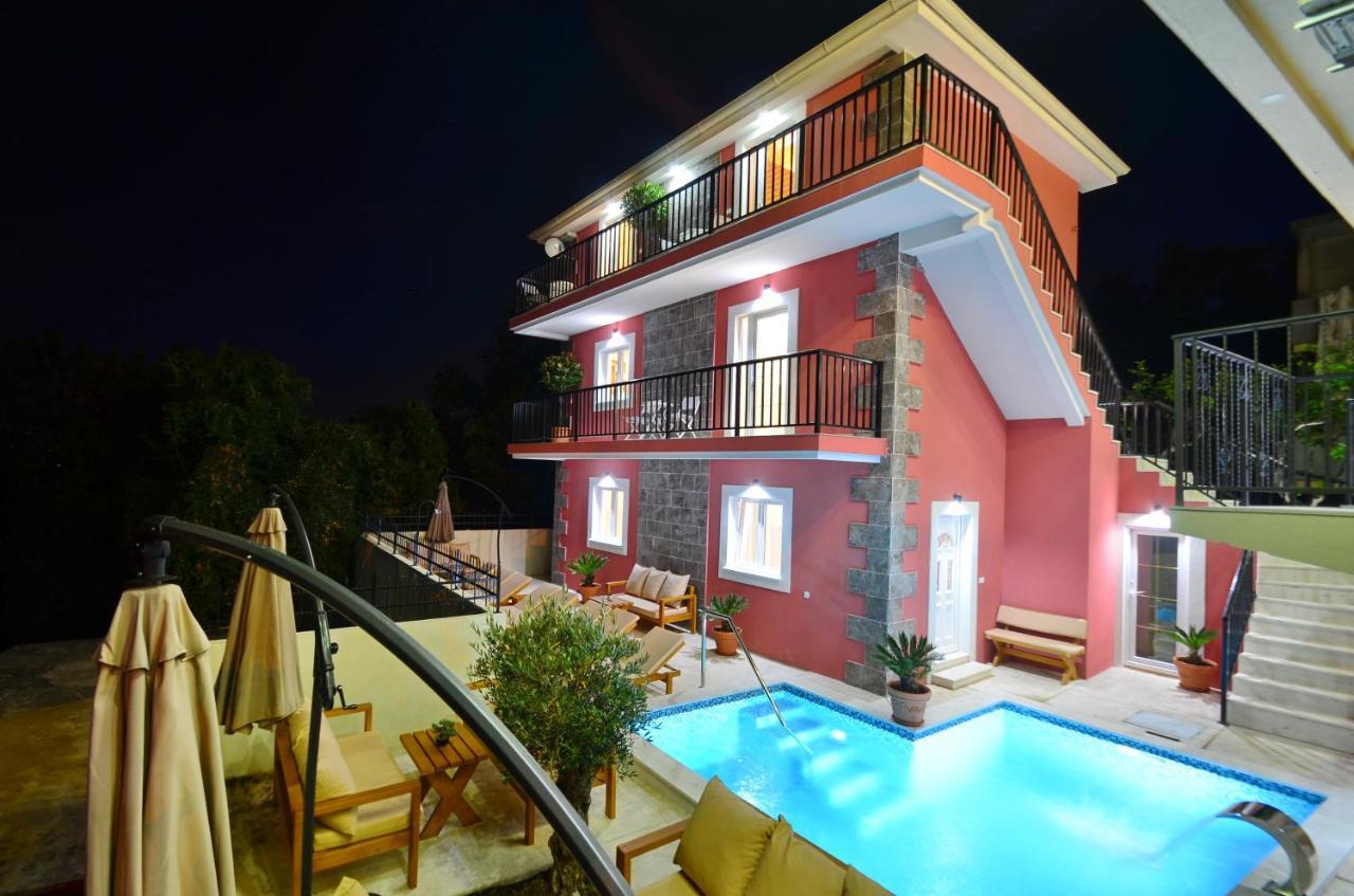Apartments Lux S Tivat Exterior foto