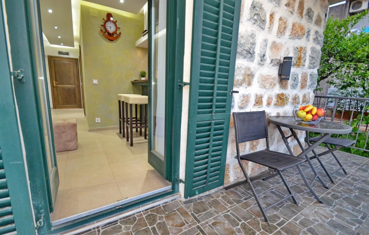 Apartments Lux S Tivat Exterior foto