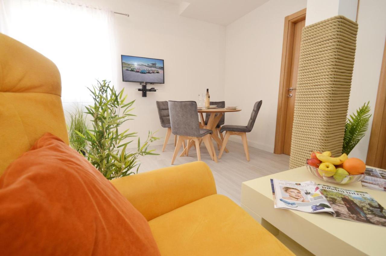 Apartments Lux S Tivat Exterior foto