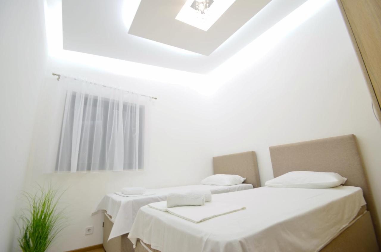 Apartments Lux S Tivat Exterior foto