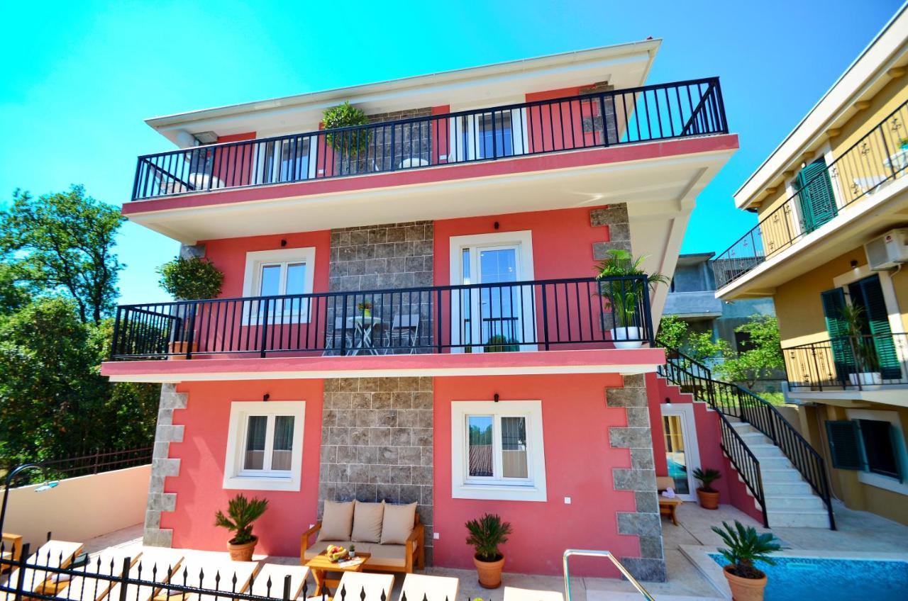 Apartments Lux S Tivat Exterior foto